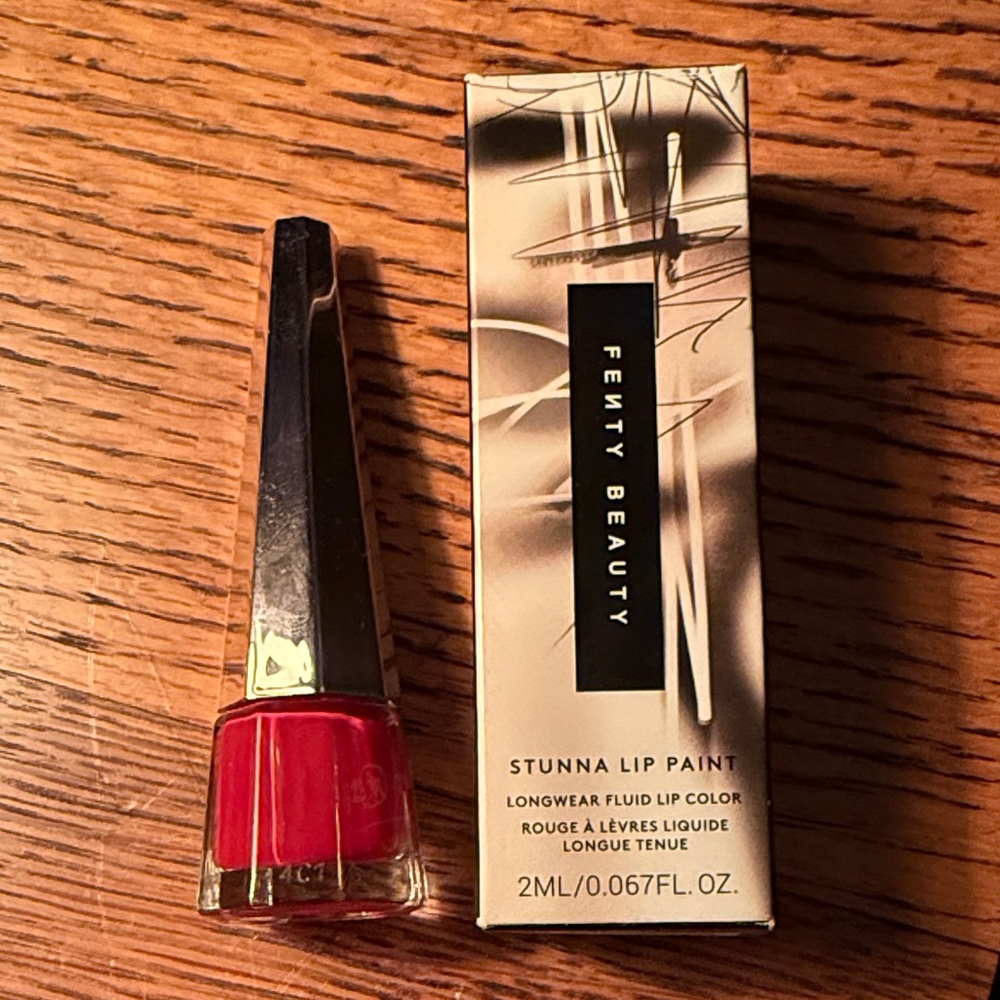 Fenty Beauty Stunna Lip Paint in Bold Red